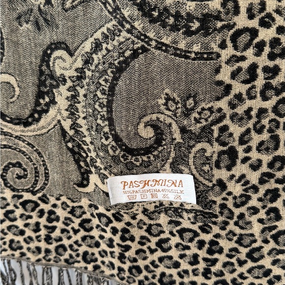 Bundle of Pashminas - Picture 5 of 7